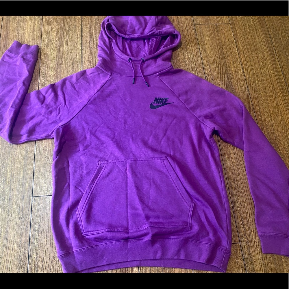 Nike Women’s Rally hoodie Purple Small